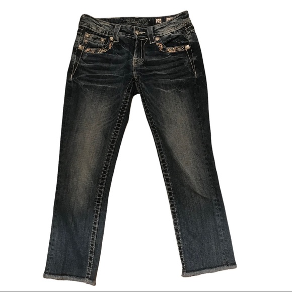 Miss Me Signature Crop Jeans with Rhinestone Detail Pockets Size 26 - Picture 6 of 8